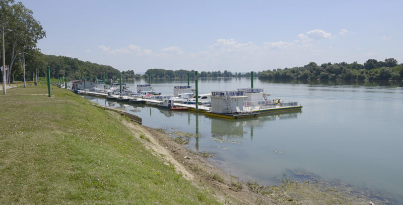 Сударили се српски и мађарски брод на Сави